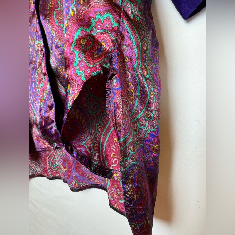 Vintage Gold Label Victoria’s Secret size LARGE buttoned silky purple nightgown - Picture 7 of 10
